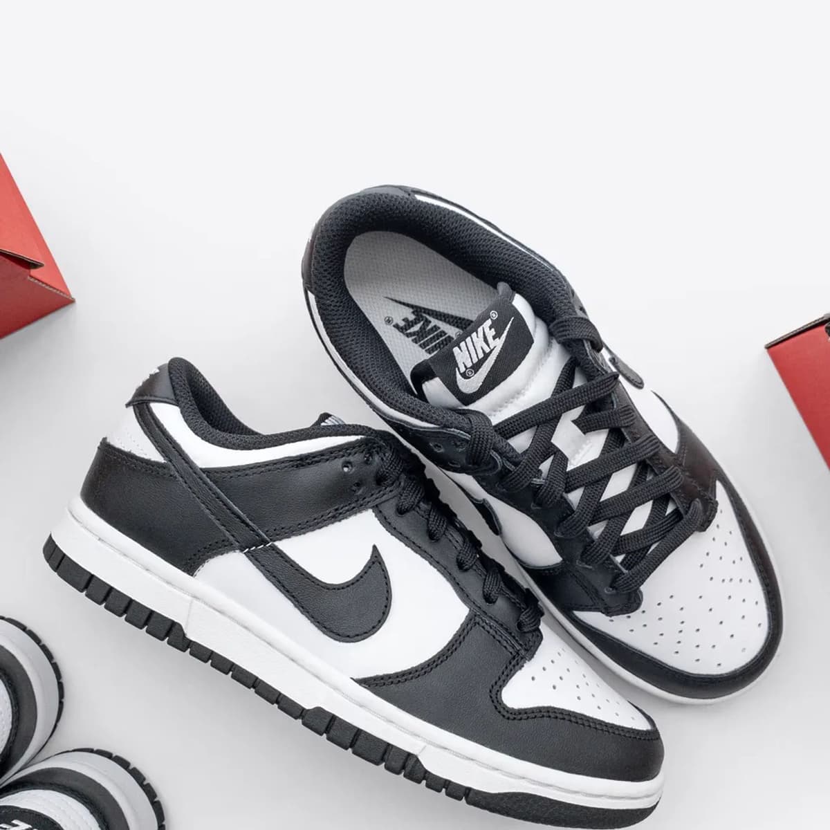 SB DUNK PANDA