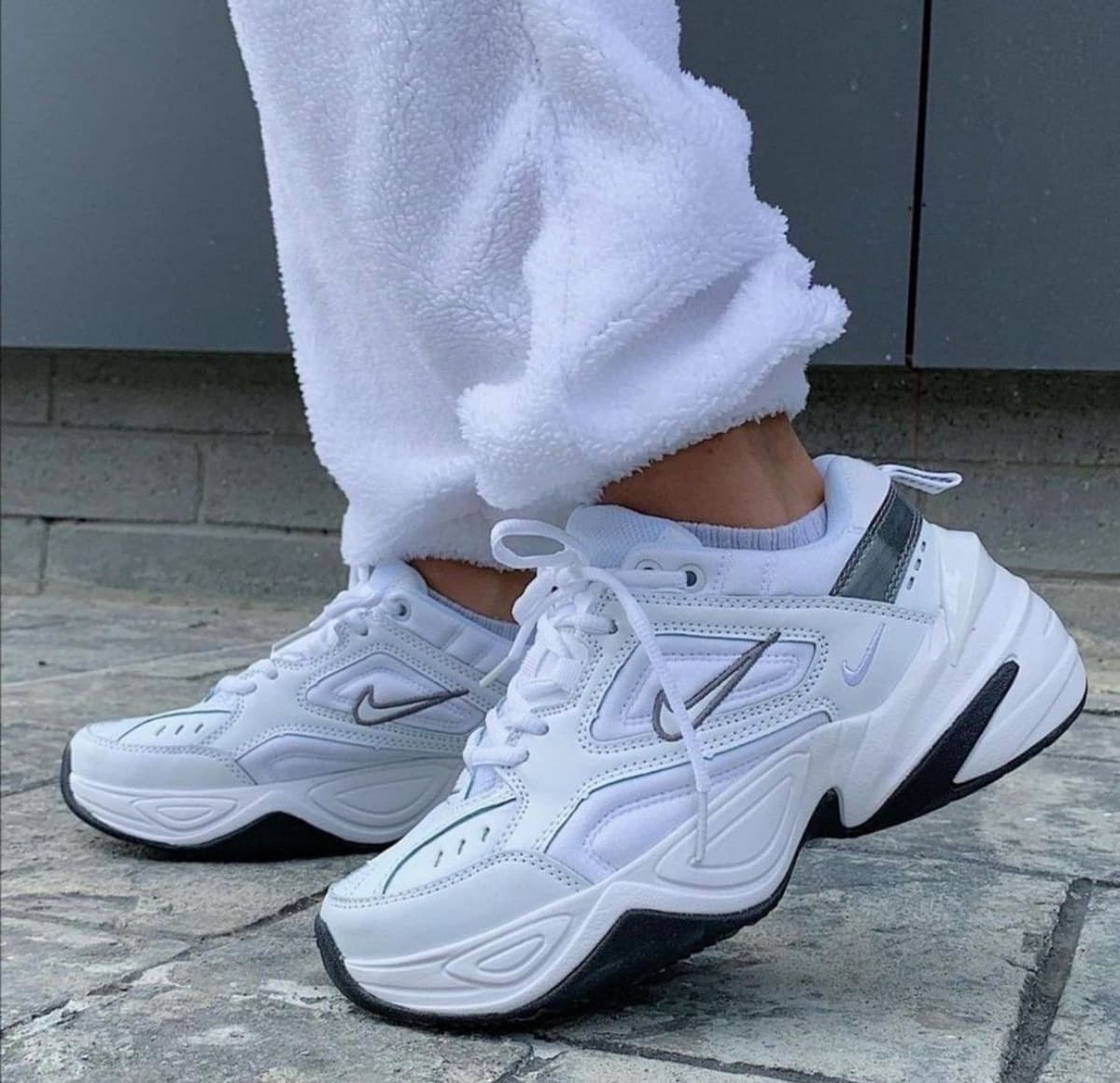 NIKE M2K HOMBRE
