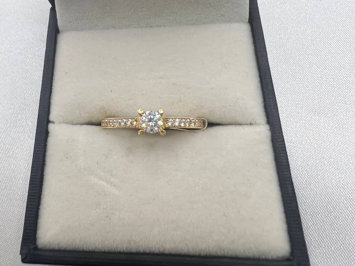 Anillo solitario