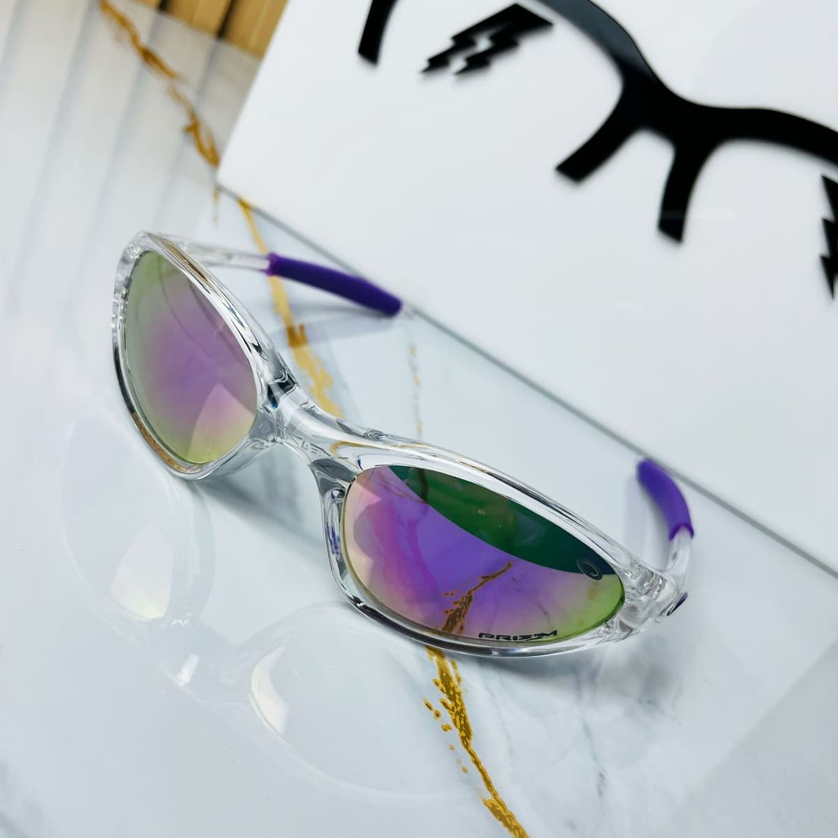 OAKLEY