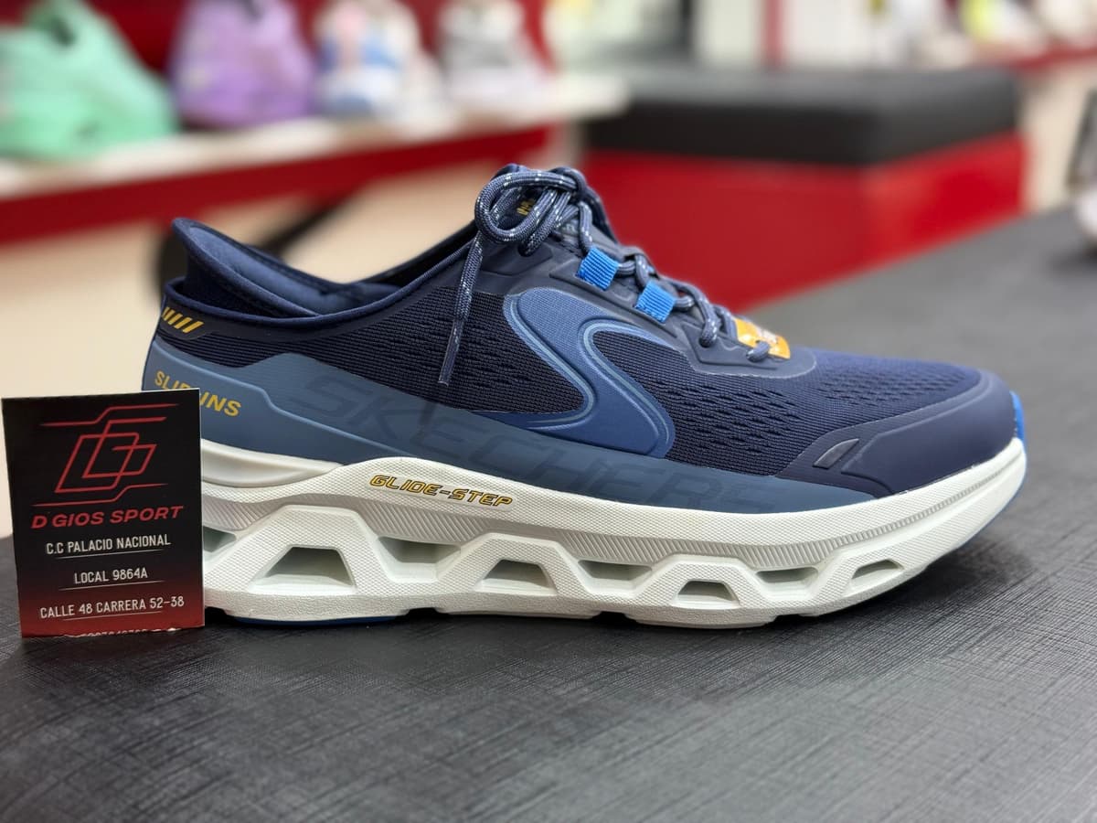 SKECHERS