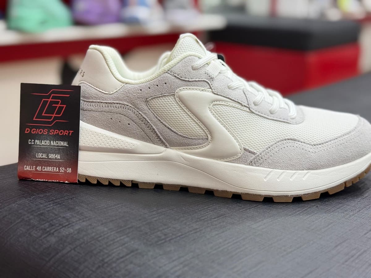 SKECHERS