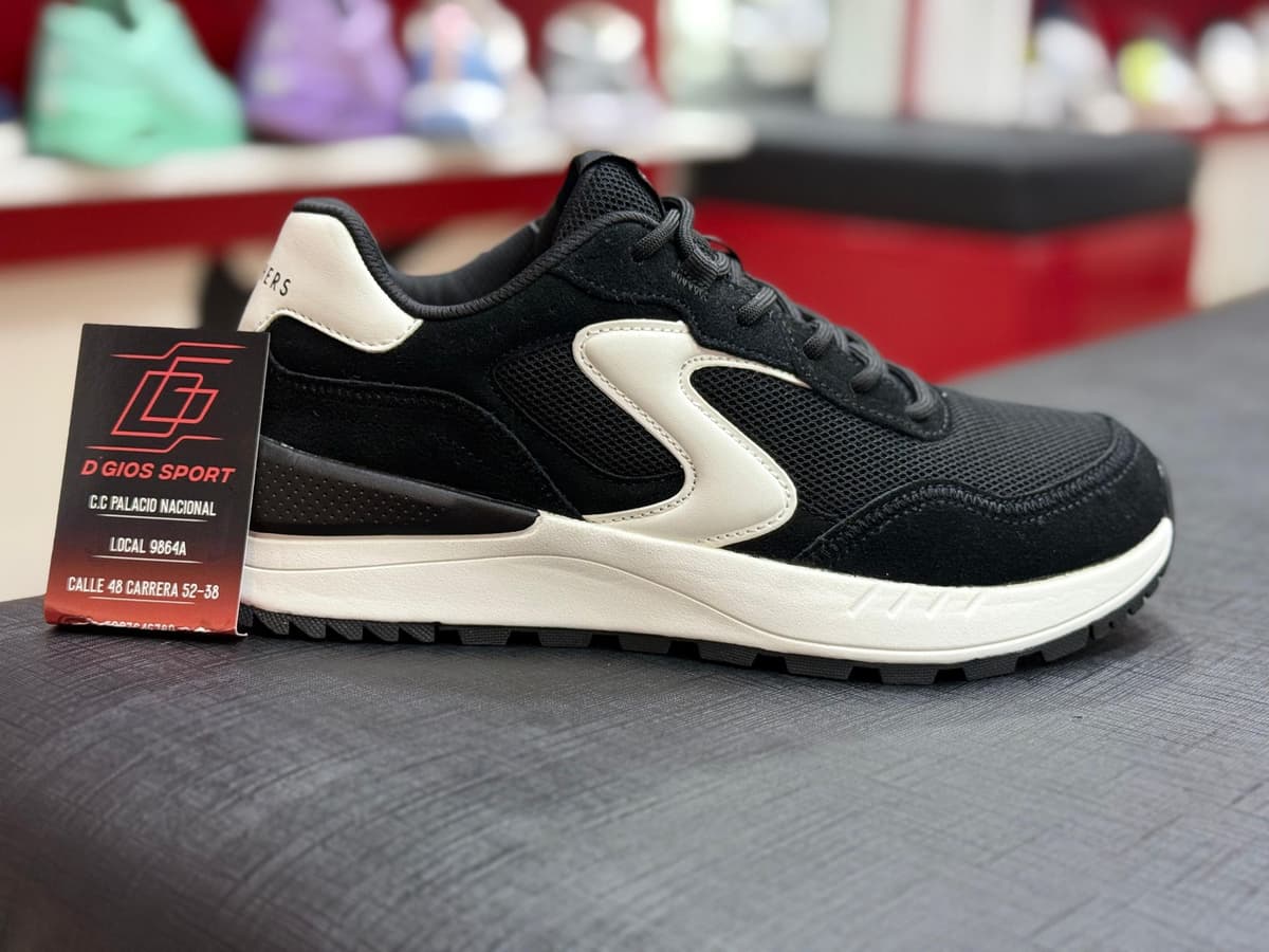 SKECHERS