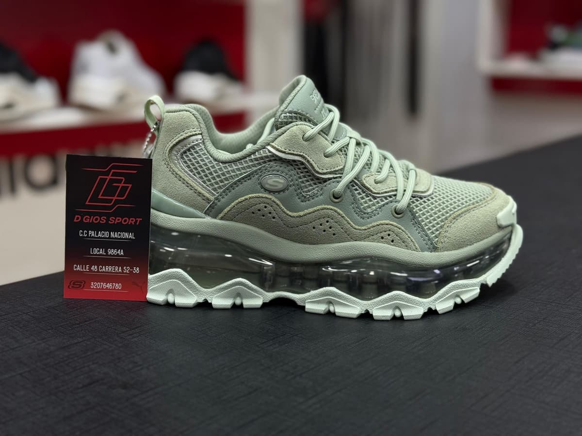 SKECHERS