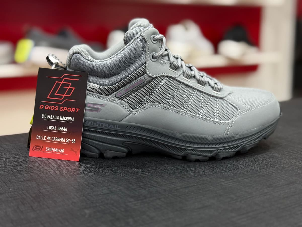 SKECHERS