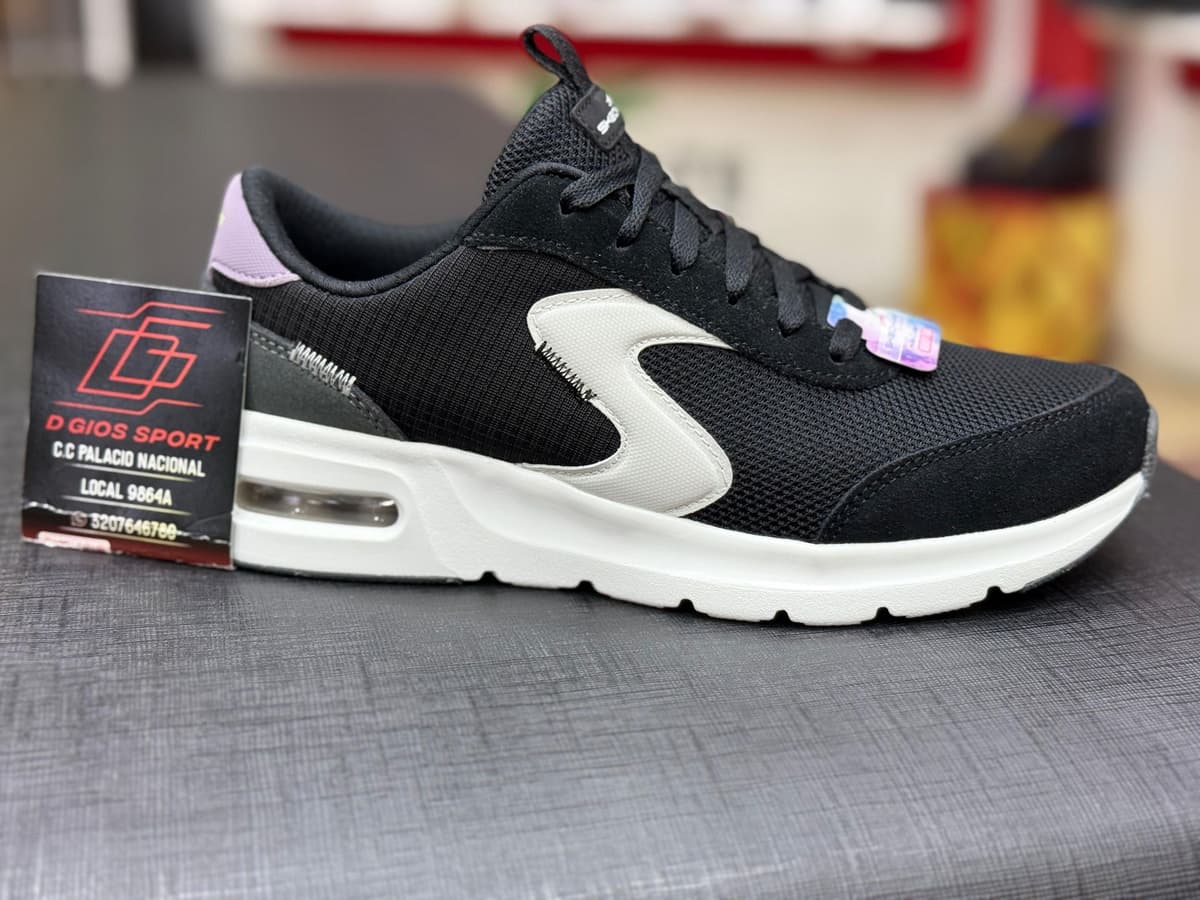 SKECHERS