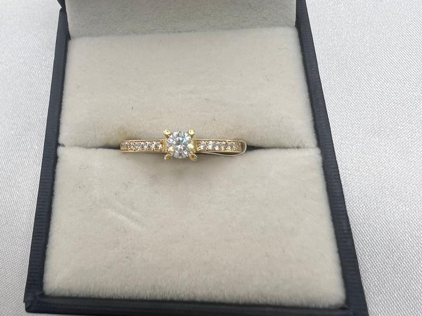 Anillo solitario 