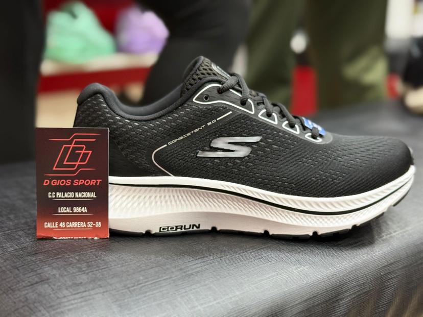 SKECHERS 